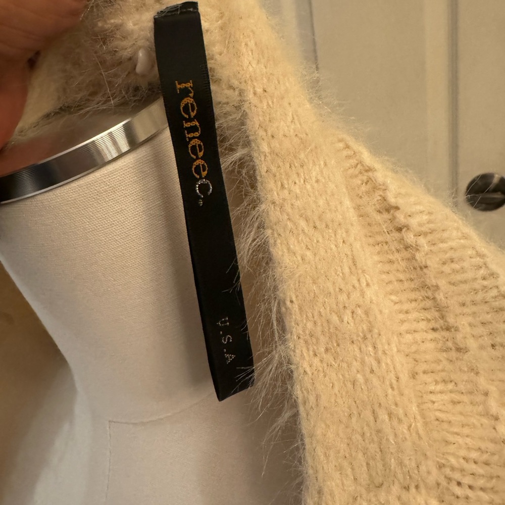 Cream sweater - Picture 2 of 4